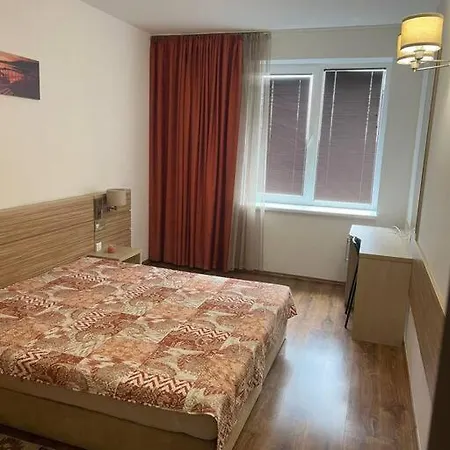Living City Apartment